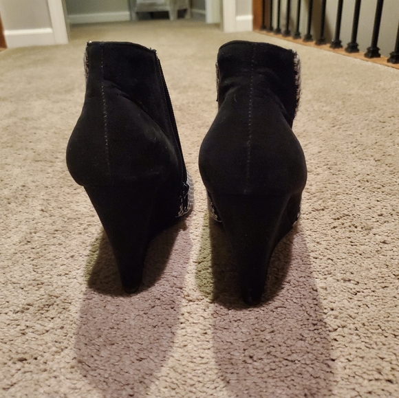 Madden Girl Wedges - Picture 4 of 5